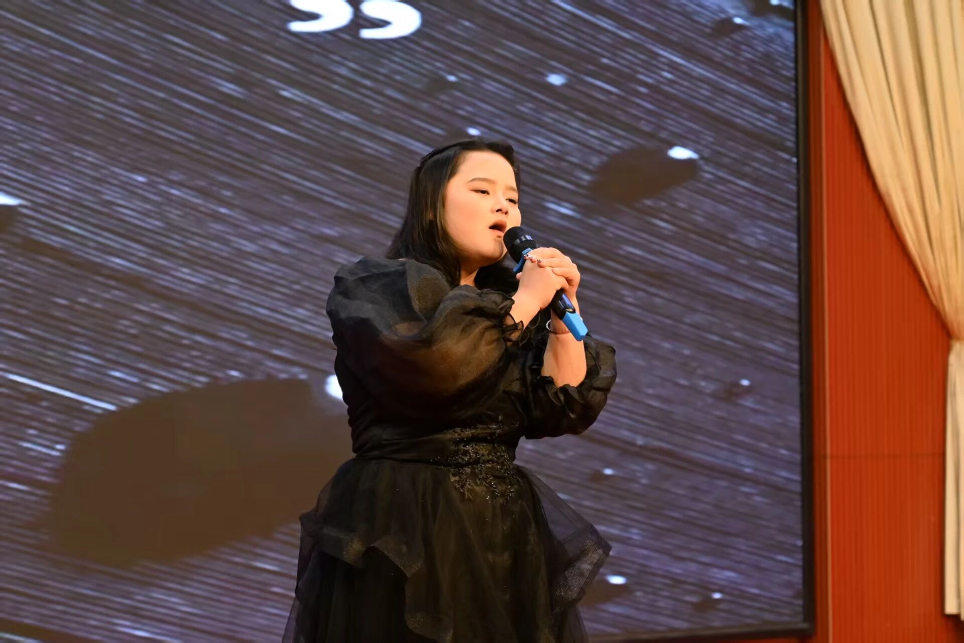 20251128 青春放歌,歌赋未来——我校校园歌手大赛圆满落幕3.jpg 20251128 青春放歌,歌赋未来——我校校园歌手大赛圆满落幕3.jpg