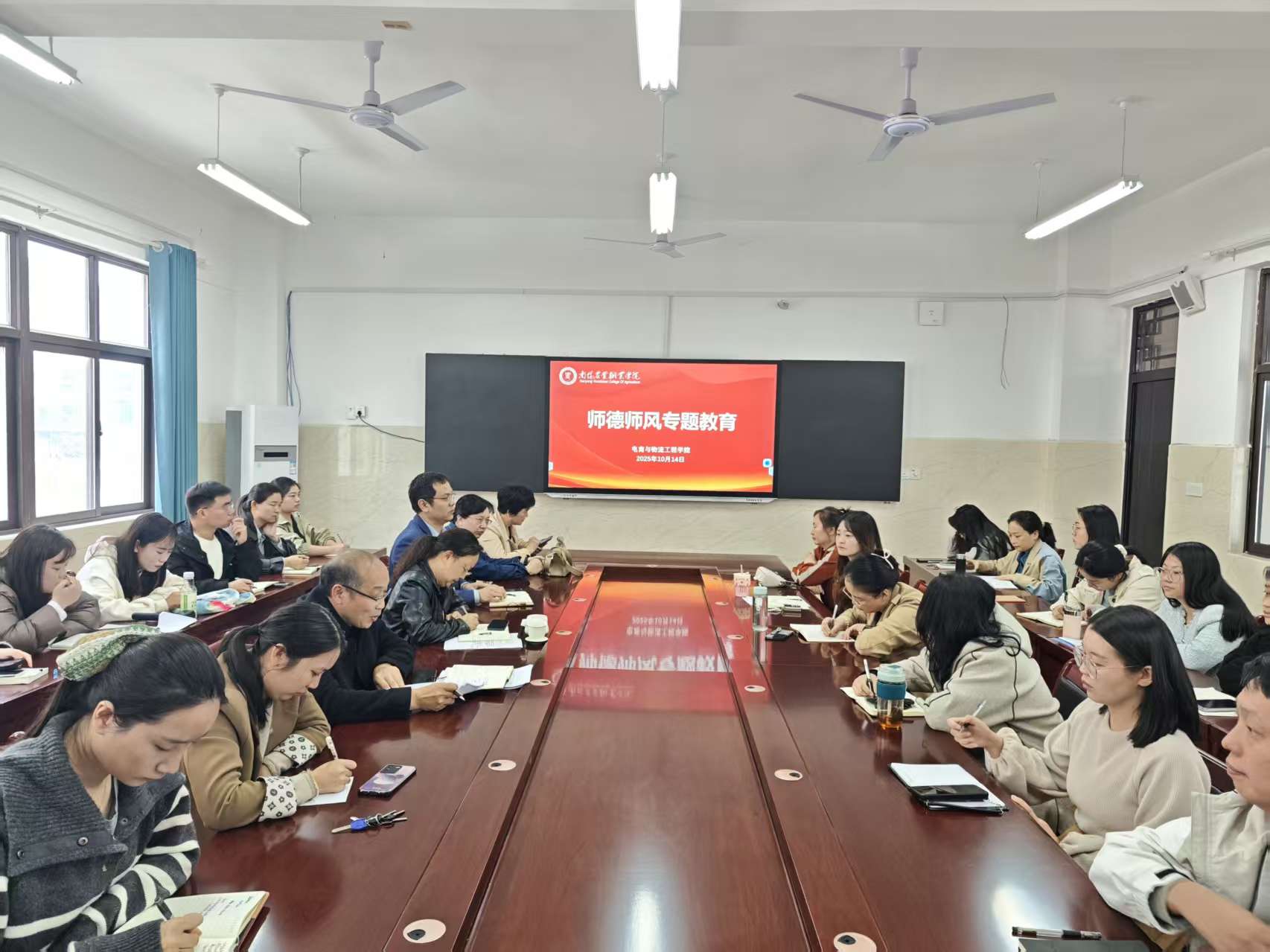 8c1eb2ac2131c2dcfcb3e294a6c831e5.jpg 8c1eb2ac2131c2dcfcb3e294a6c831e5.jpg