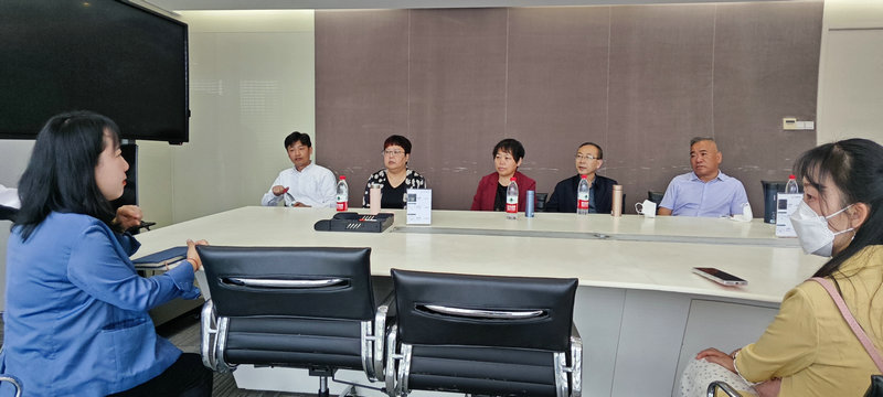 座谈会1.jpg