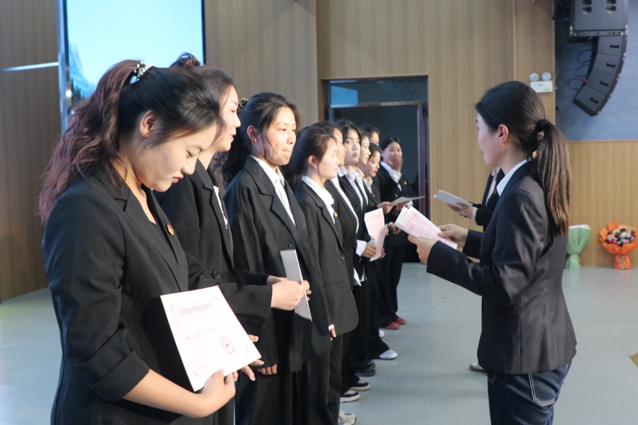 学前.jpg 学前.jpg