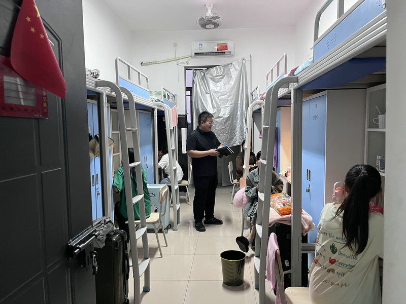 走访宿舍1.jpg